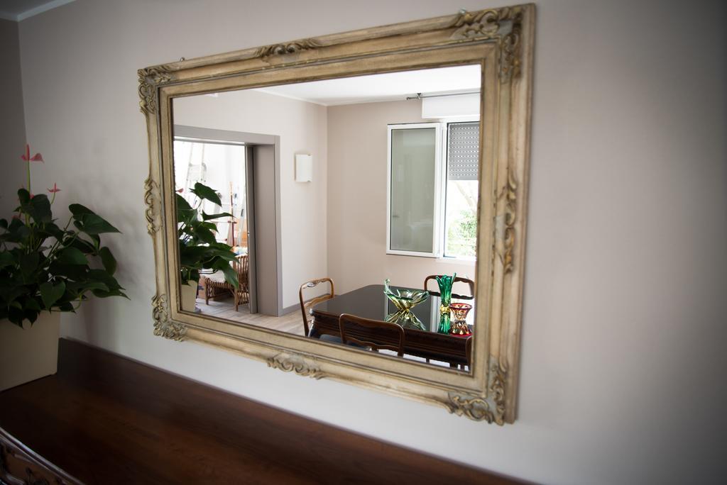 B&B La Dimora Del Garda Сирмионе Екстериор снимка