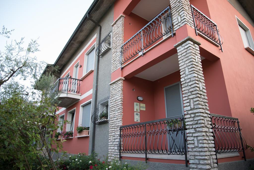 B&B La Dimora Del Garda Сирмионе Екстериор снимка