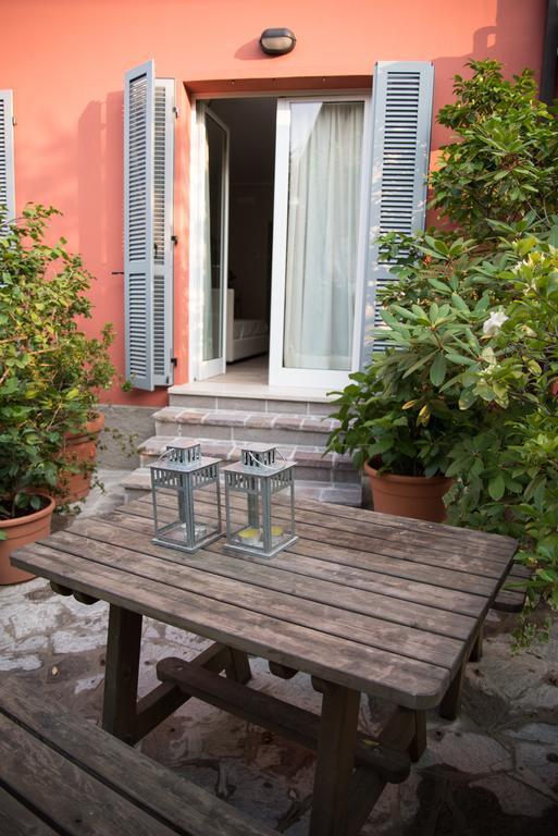 B&B La Dimora Del Garda Сирмионе Стая снимка