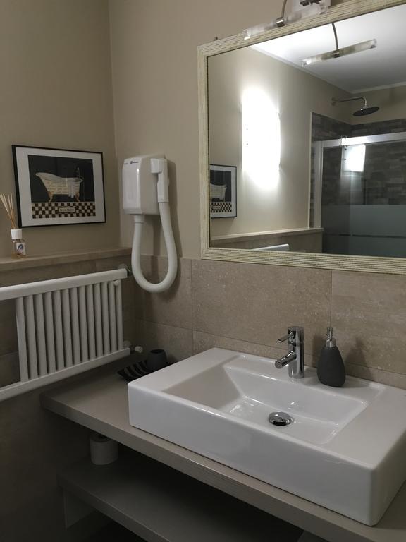 B&B La Dimora Del Garda Сирмионе Екстериор снимка