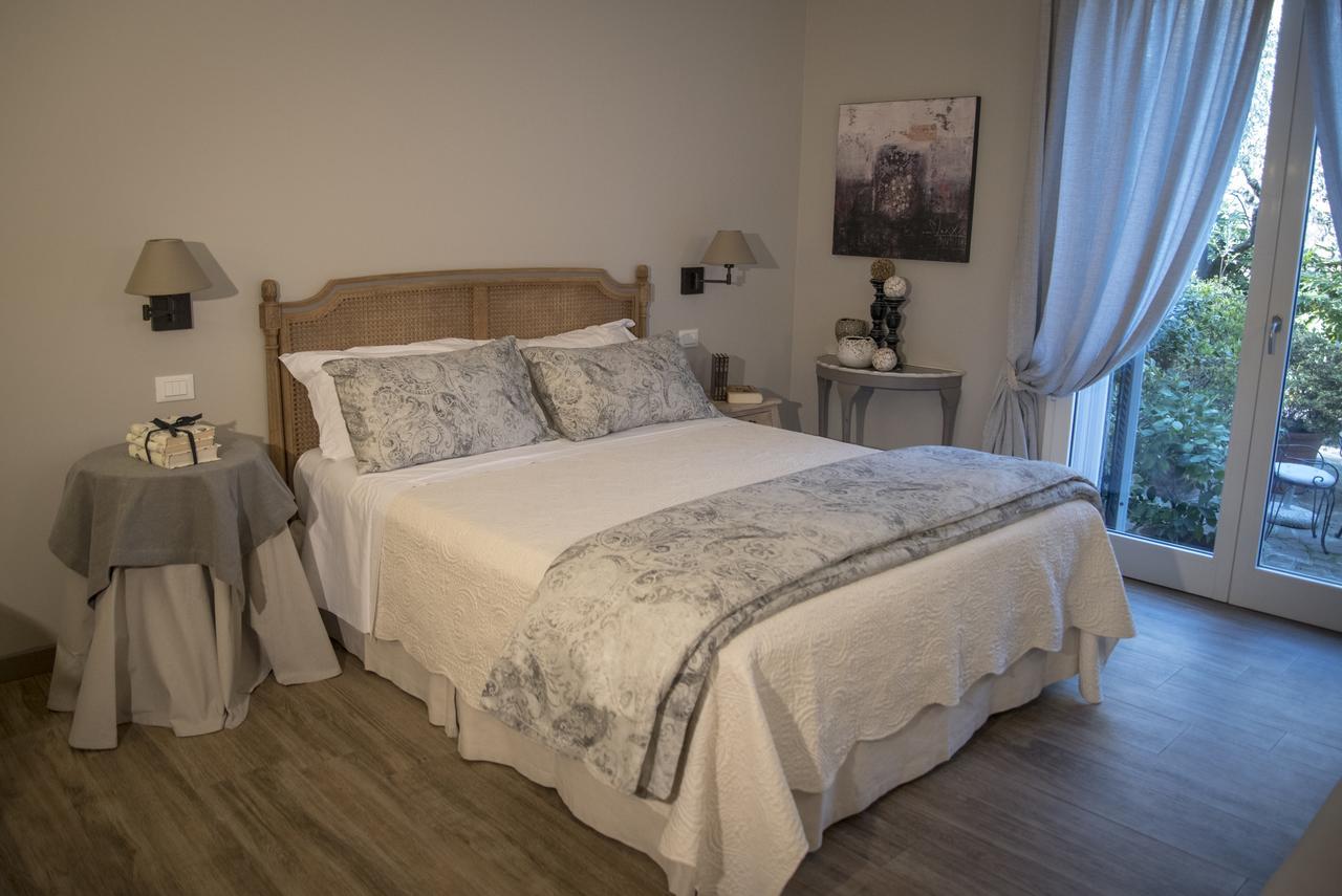 B&B La Dimora Del Garda Сирмионе Екстериор снимка